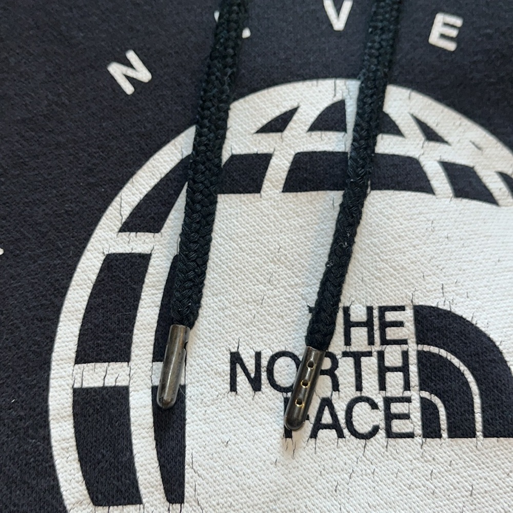 The North Face-XXL-Black- Hoodie-never stop exploring logo-hooded sweatshirt. - Picture 10 of 16